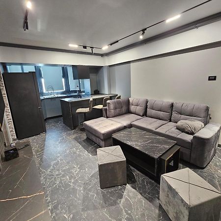 50Nuante De Gri Apartment Baia Mare Bagian luar foto