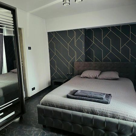 50Nuante De Gri Apartment Baia Mare Bagian luar foto